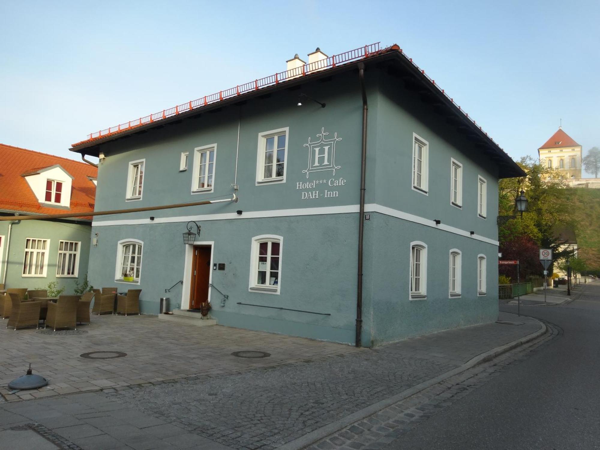 Hotel Dah-inn